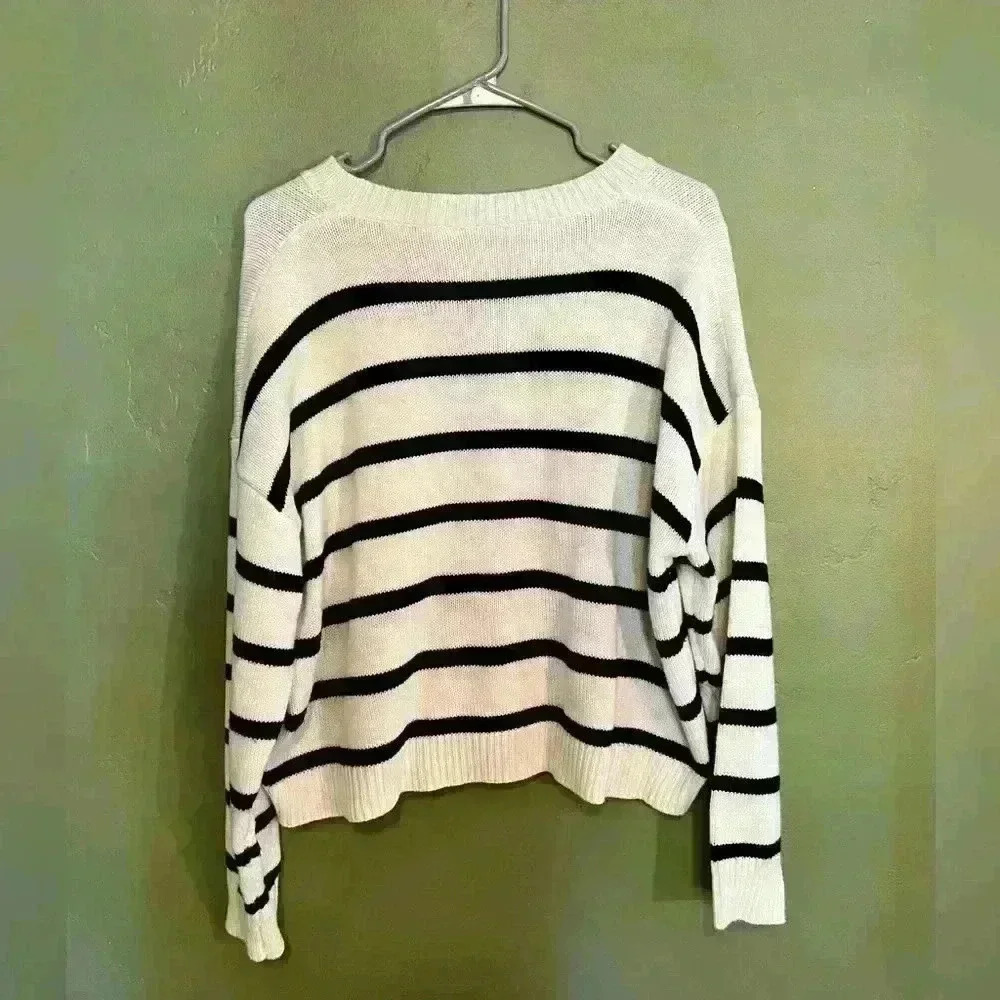 White Sweater with Black Stripes, Size L - Picture 4 of 4